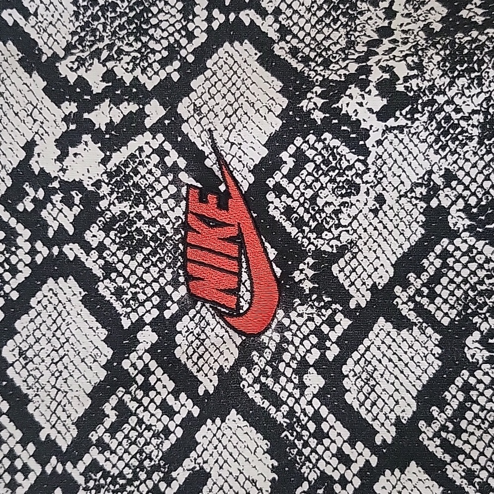 Nike Black and White Snake Print Men's Shirt - Picture 2 of 3